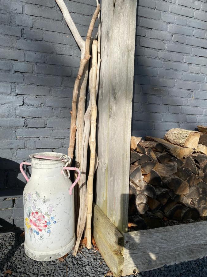 Slapen Bij Uppruna Chaam Exterior photo