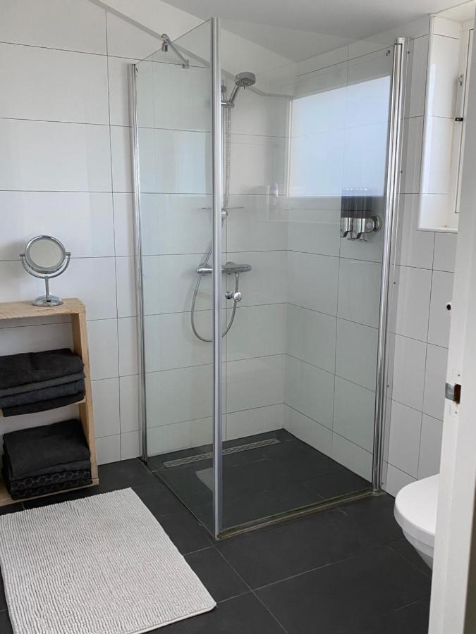 Slapen Bij Uppruna Chaam Exterior photo
